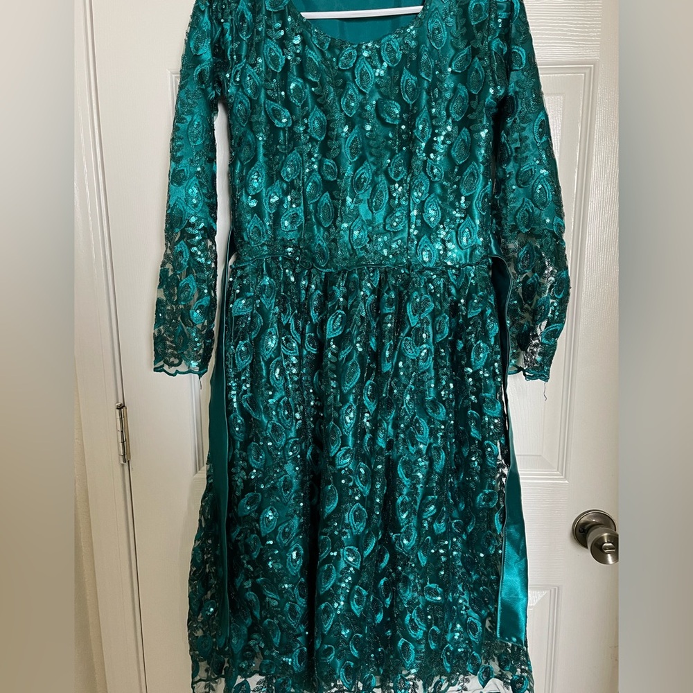 Teen girls green decorated maxi dress